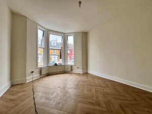 4 bedroom Maisonette to rent in London