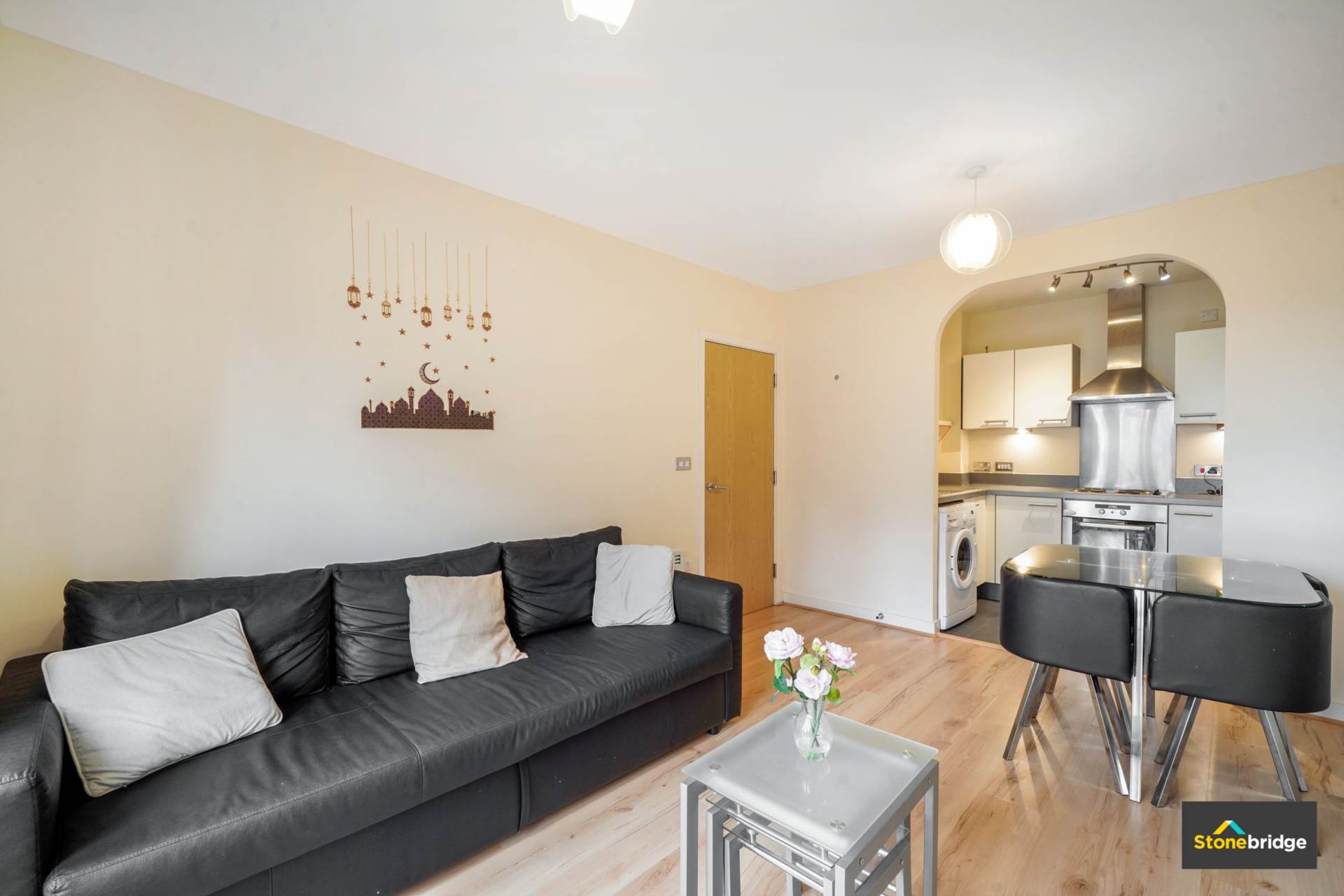 Additional Property Image 2 bedroom Flat for sale in Slough 2
