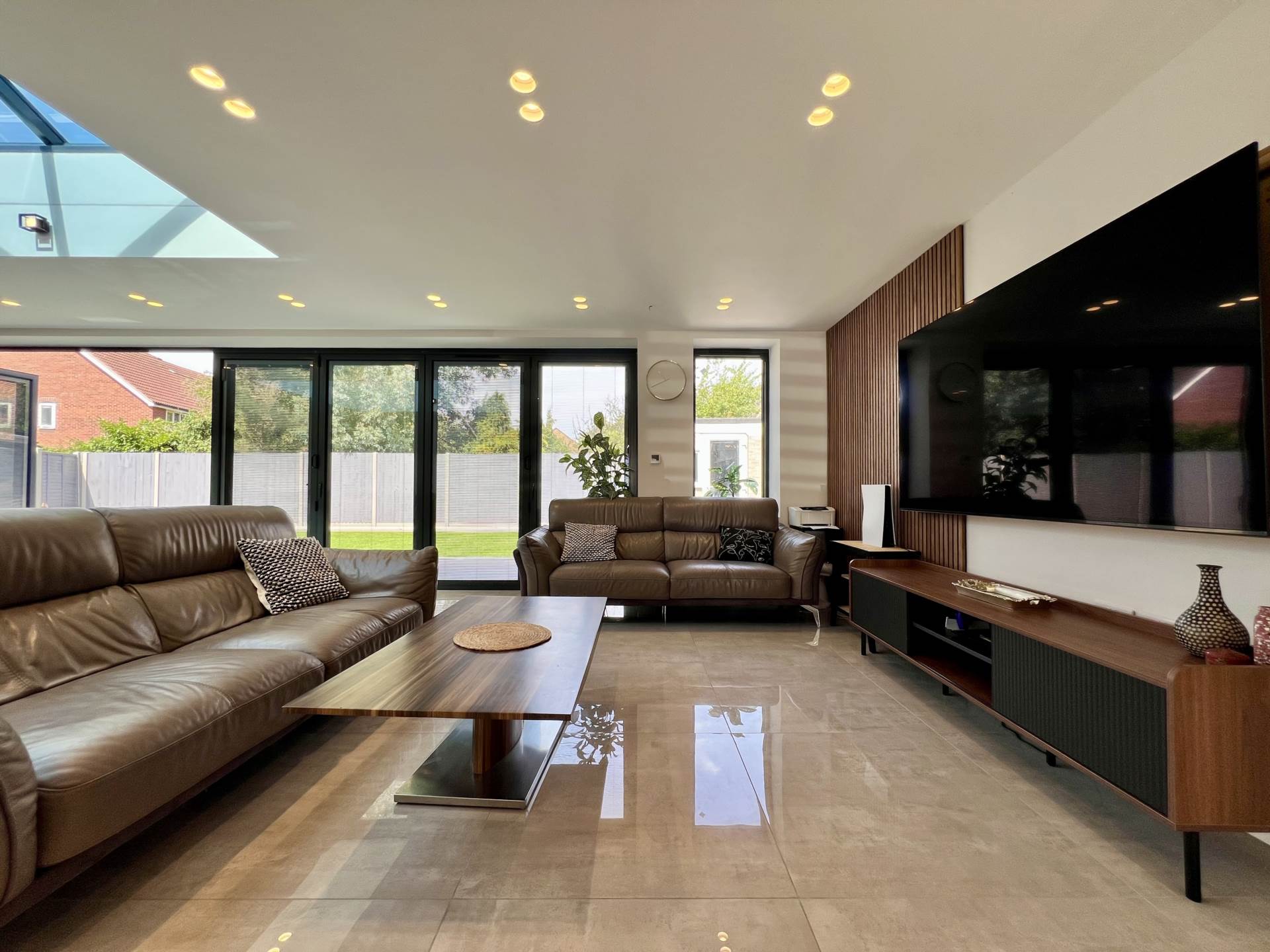 Additional Property Image 6 bedroom Detached to rent in Romford 5