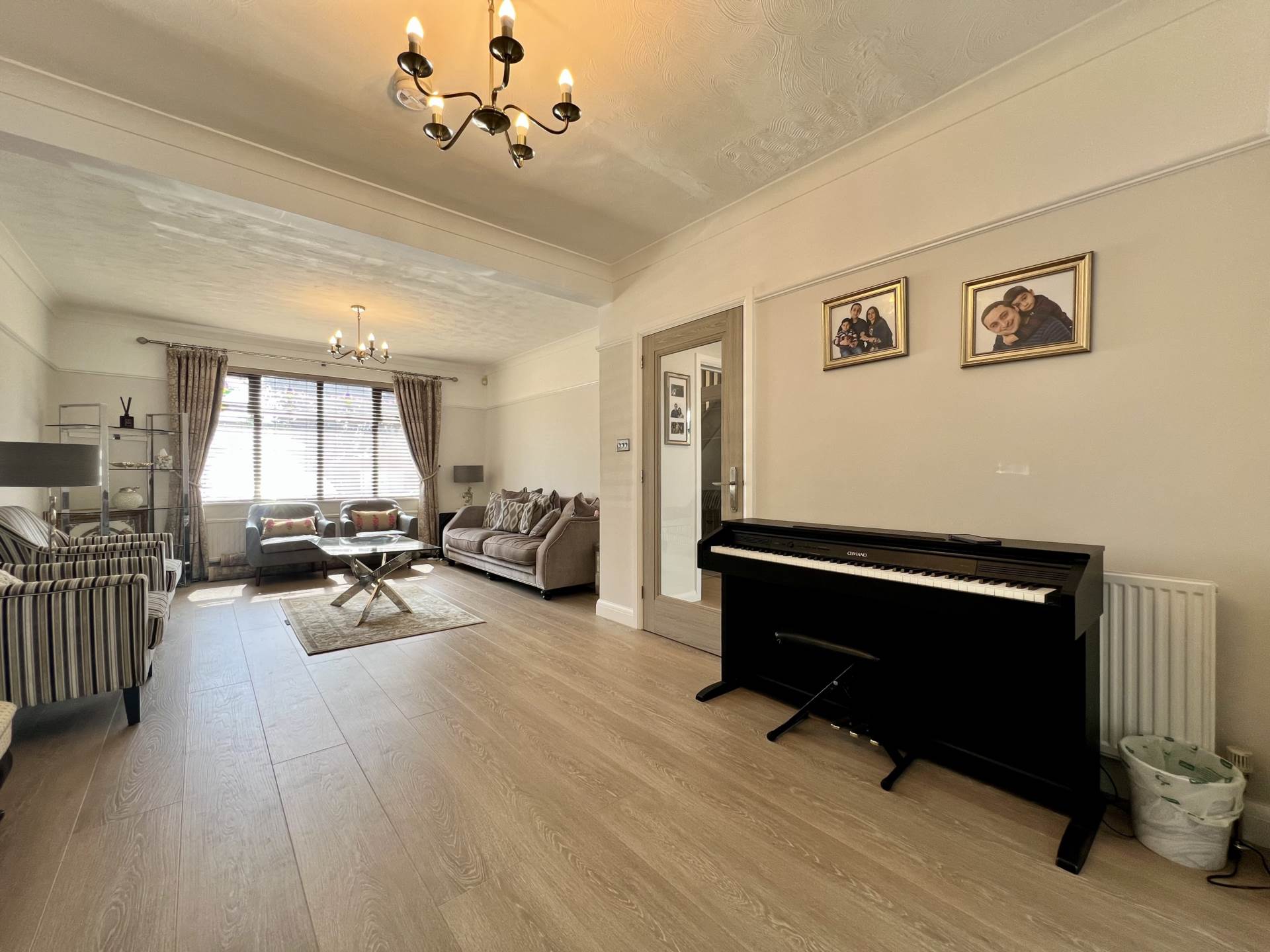 Additional Property Image 6 bedroom Detached to rent in Romford 8