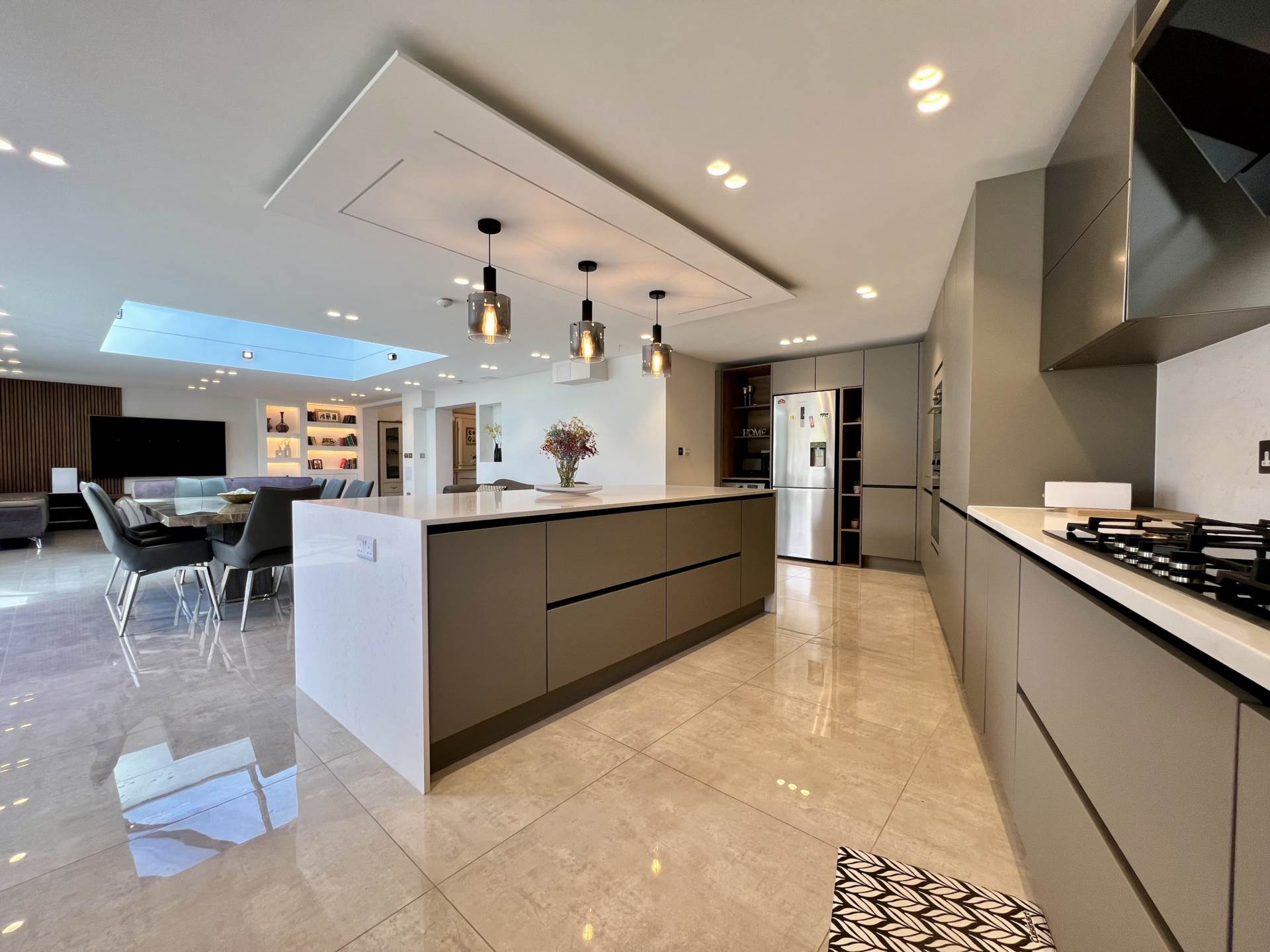 Additional Property Image 6 bedroom Detached to rent in Romford 10