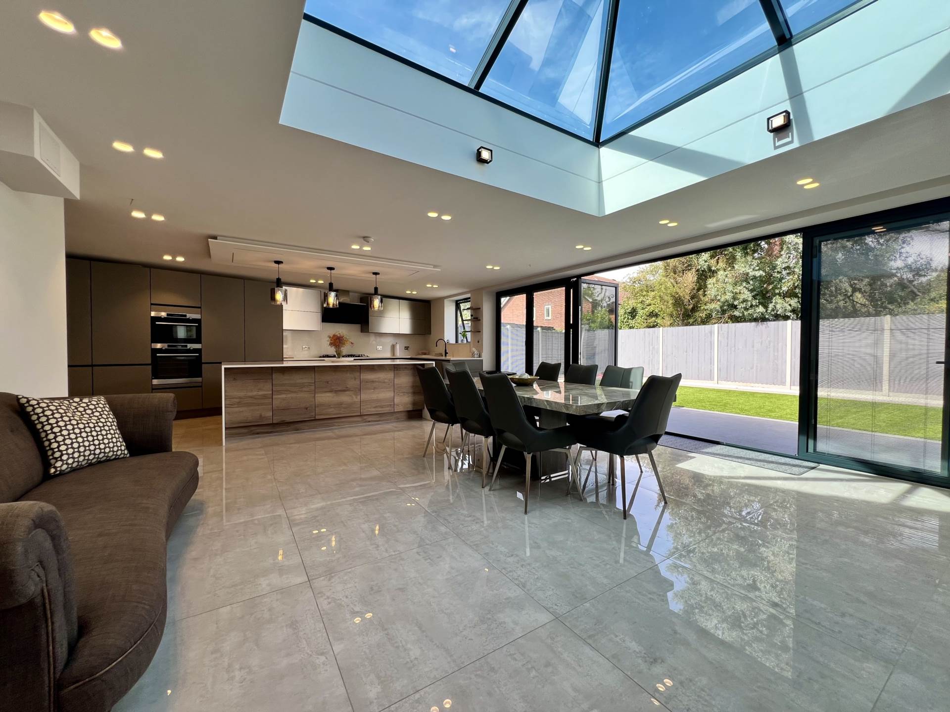 Additional Property Image 6 bedroom Detached to rent in Romford 13