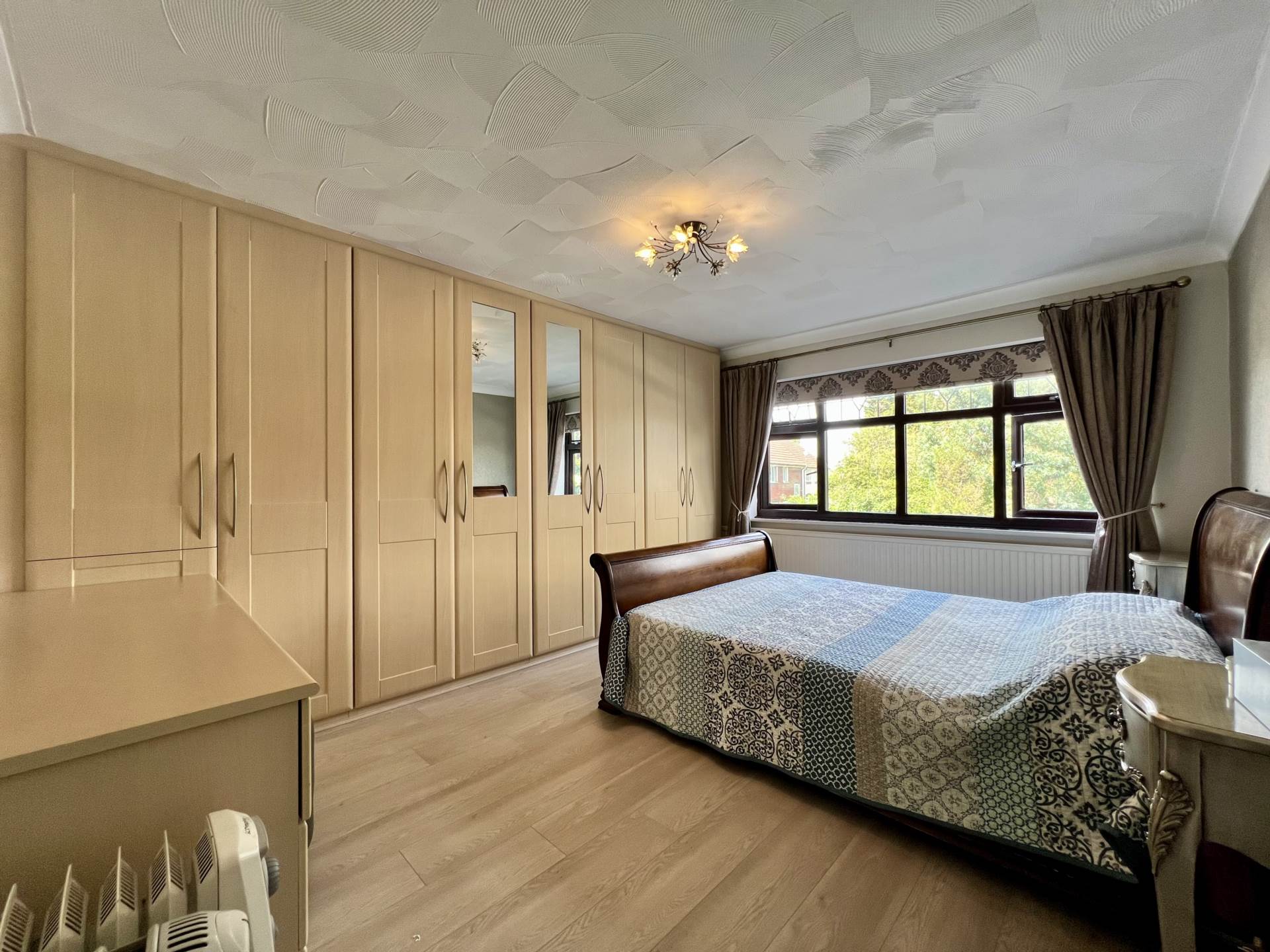 Additional Property Image 6 bedroom Detached to rent in Romford 18