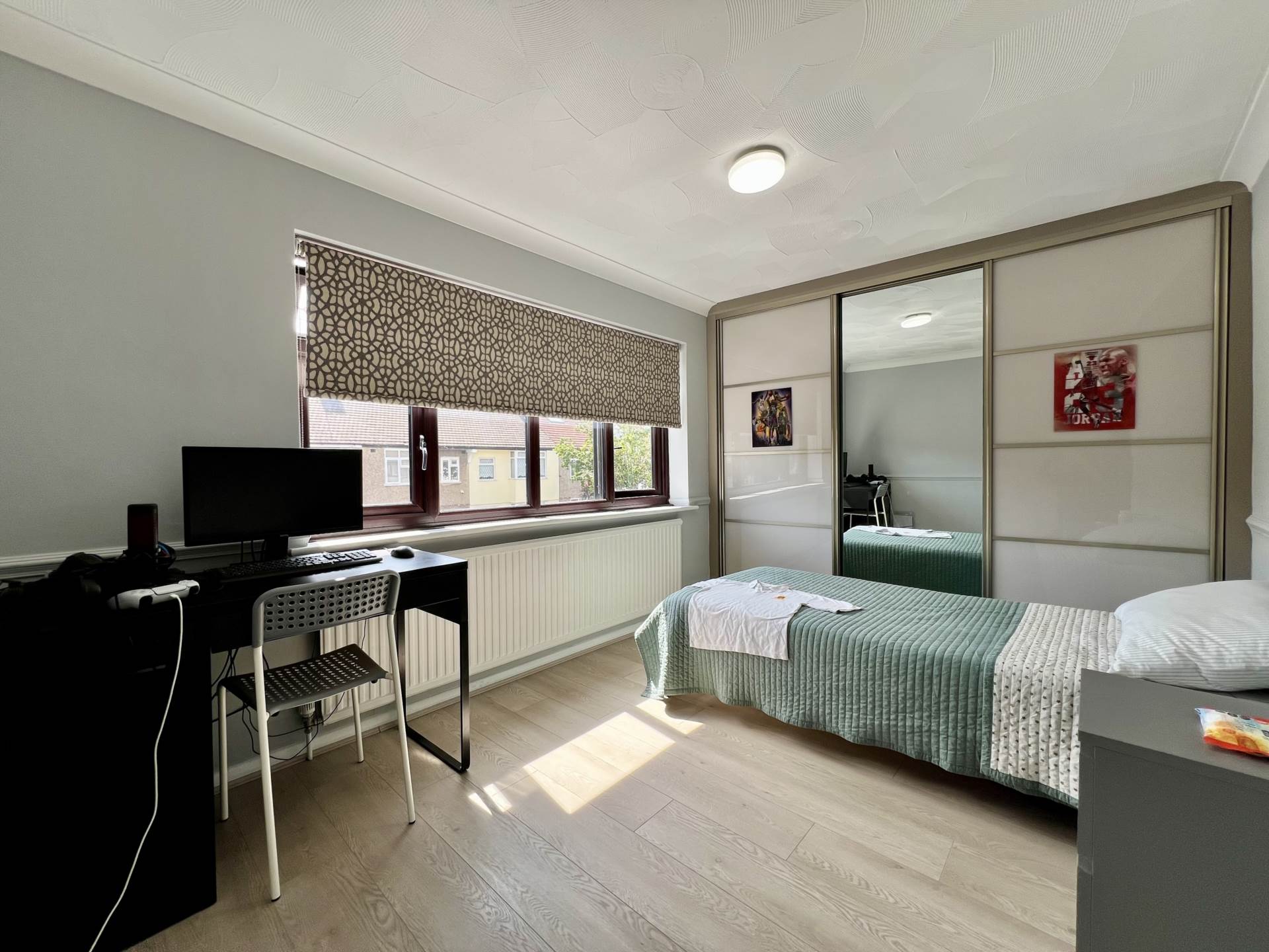 Additional Property Image 6 bedroom Detached to rent in Romford 21