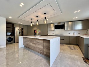 6 bedroom Detached to rent in Romford