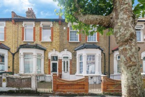 3 bedroom Terraced for sale in London
