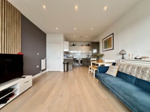 1 bedroom Apartment to rent in London