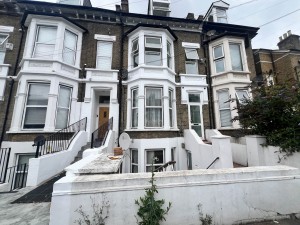 4 bedroom Maisonette to rent in London