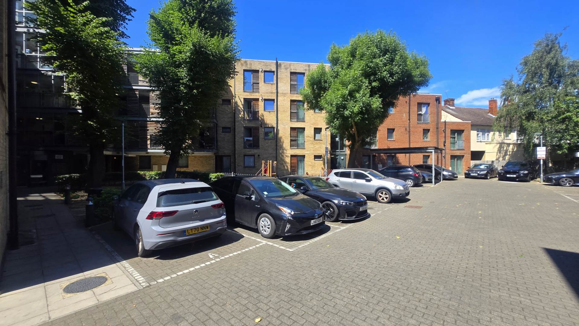 Additional Property Image 2 bedroom Apartment for sale in London 15