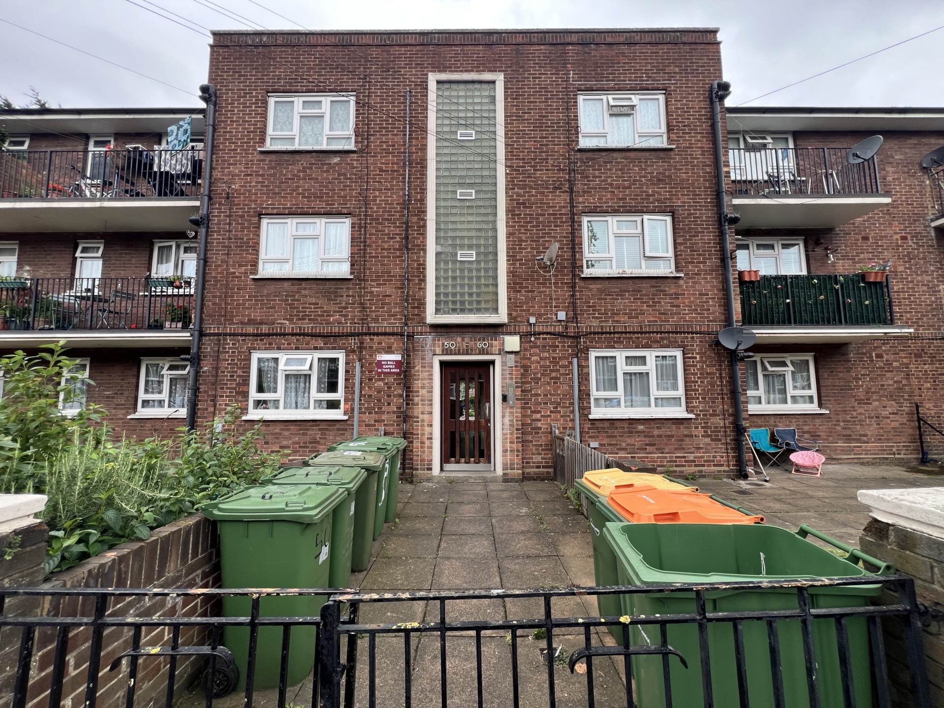 2 bedroom Flat for sale in London