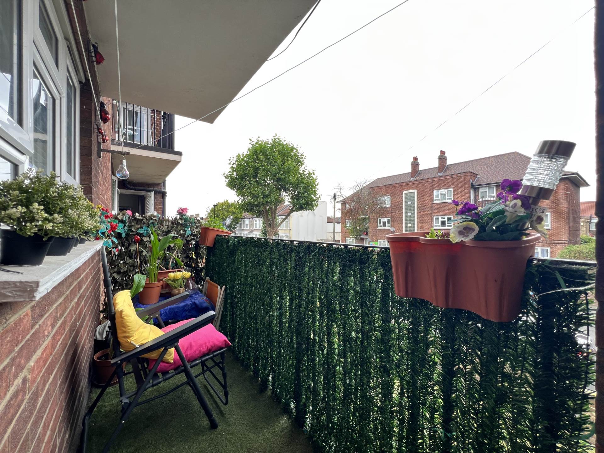 Additional Property Image 2 bedroom Flat for sale in London 9