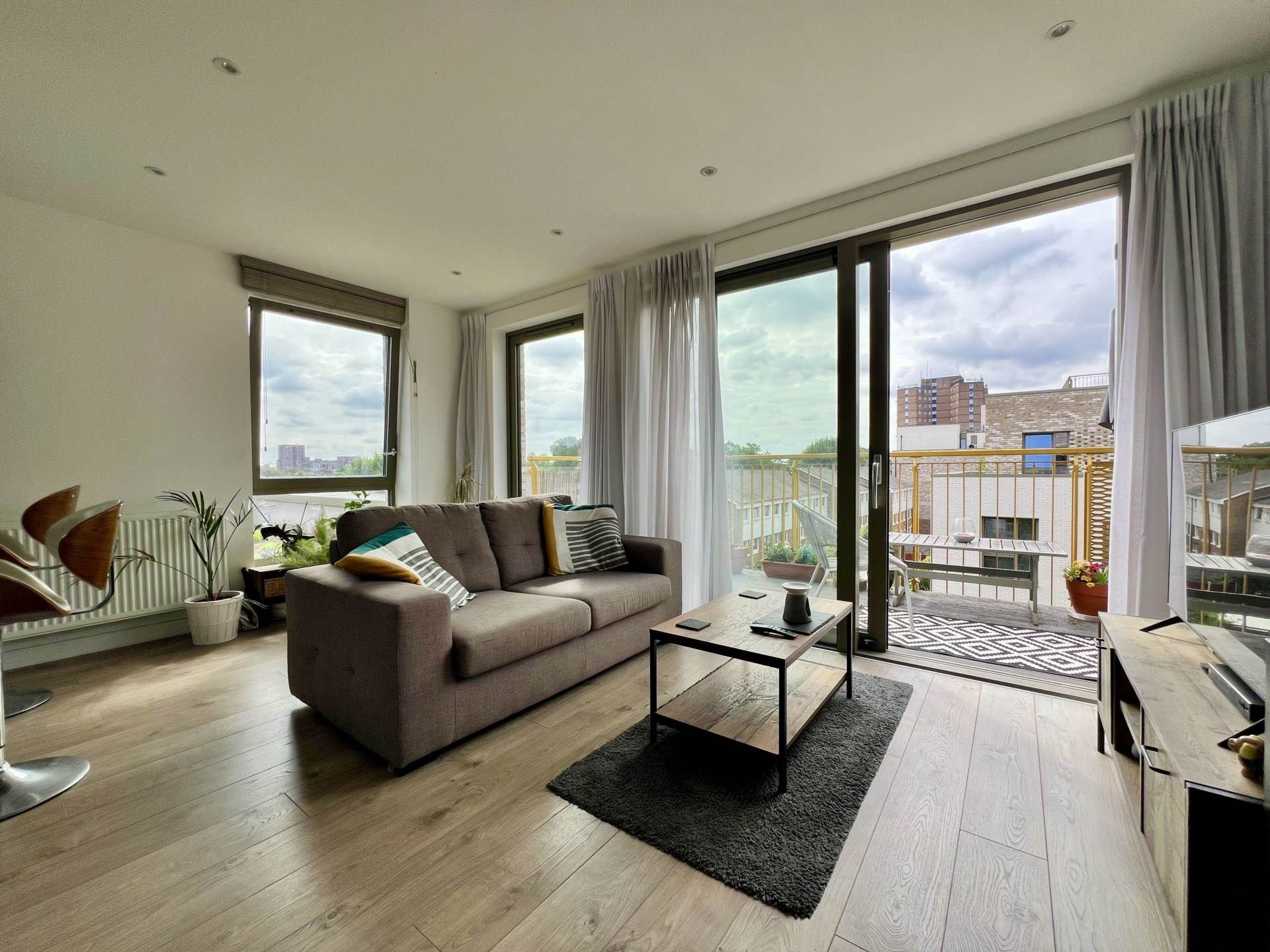 2 bedroom Flat for sale in London