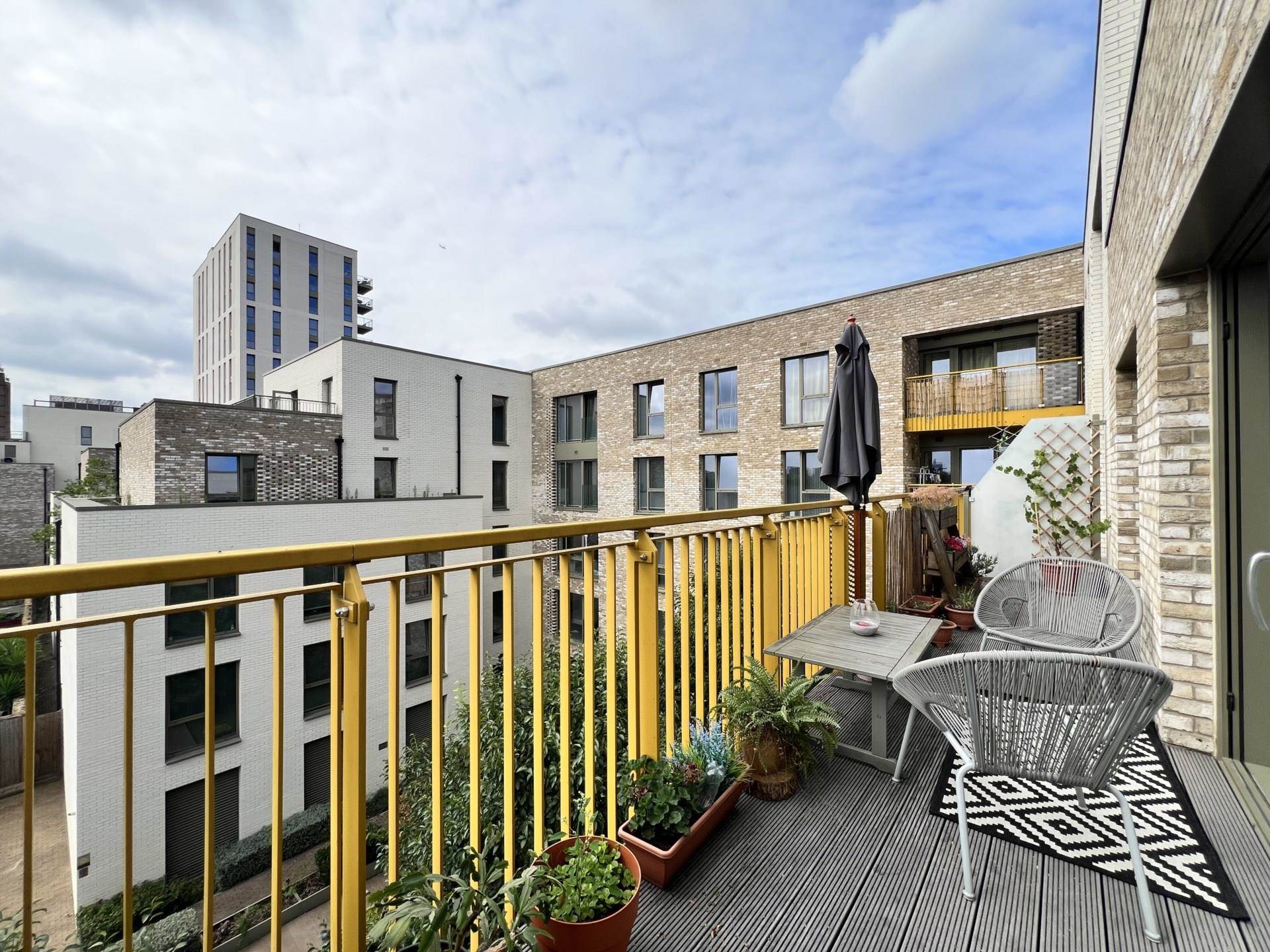 Additional Property Image 2 bedroom Flat for sale in London 9