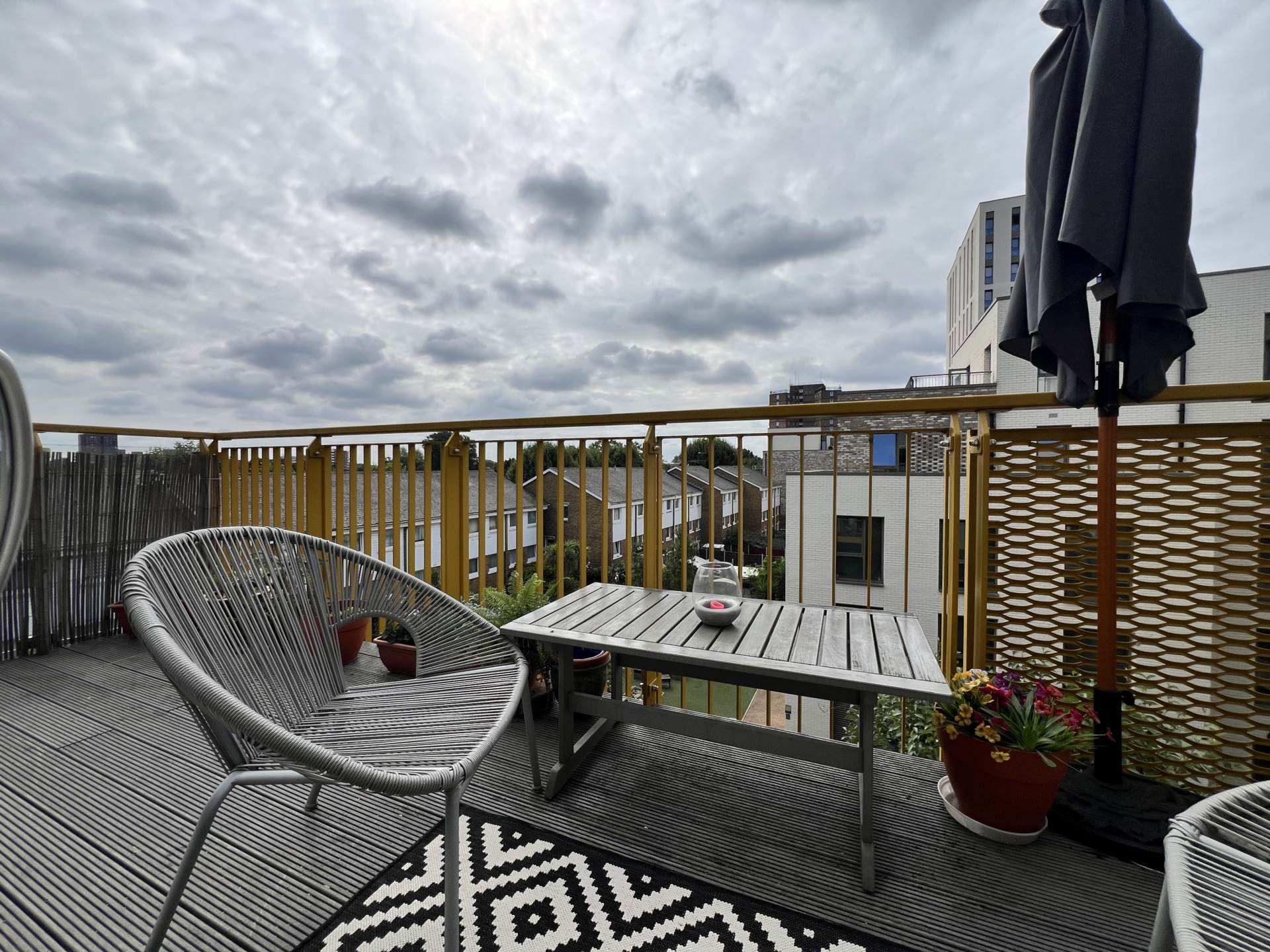 Additional Property Image 2 bedroom Flat for sale in London 10