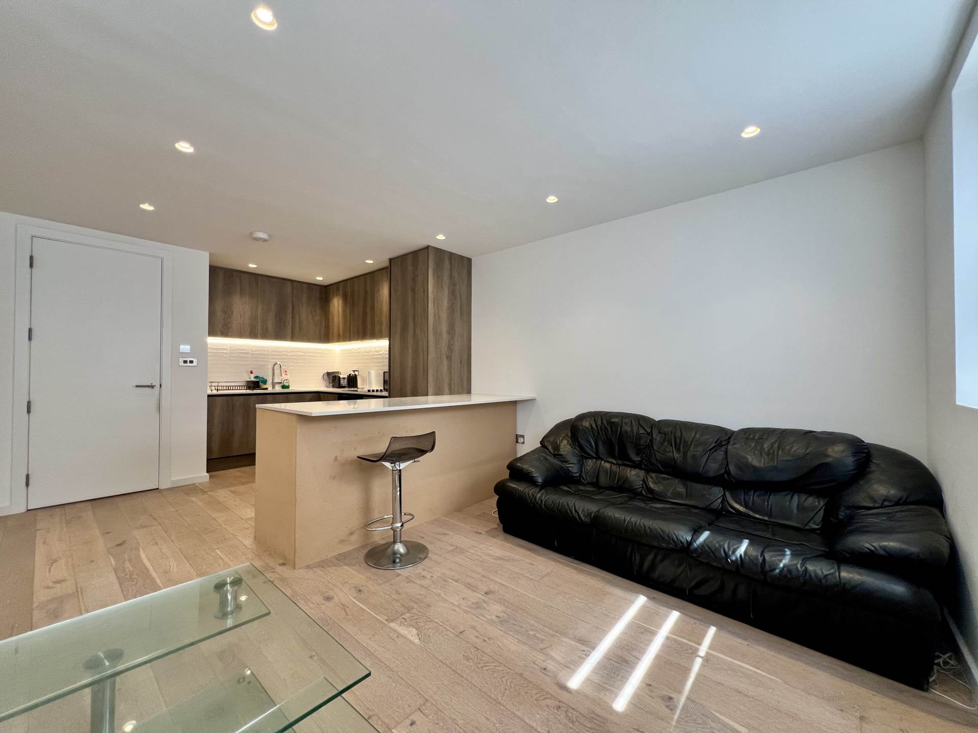 Additional Property Image 2 bedroom Flat for sale in London 4
