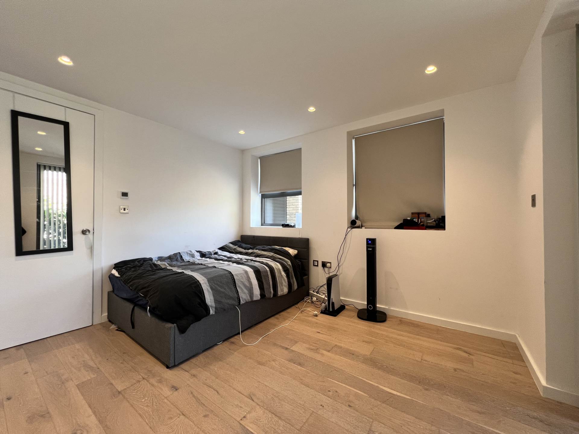Additional Property Image 2 bedroom Flat for sale in London 8