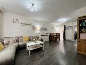 2 bedroom Terraced to rent in London