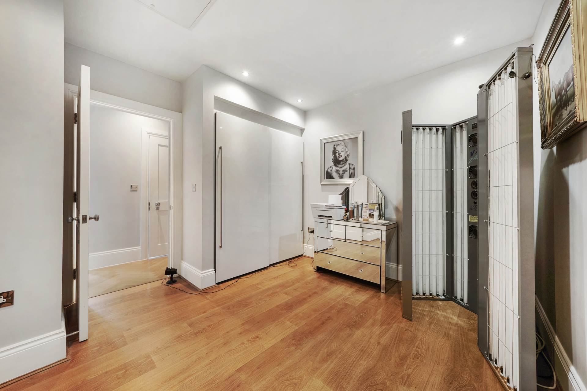 Additional Property Image 3 bedroom Detached for sale in Chigwell 7