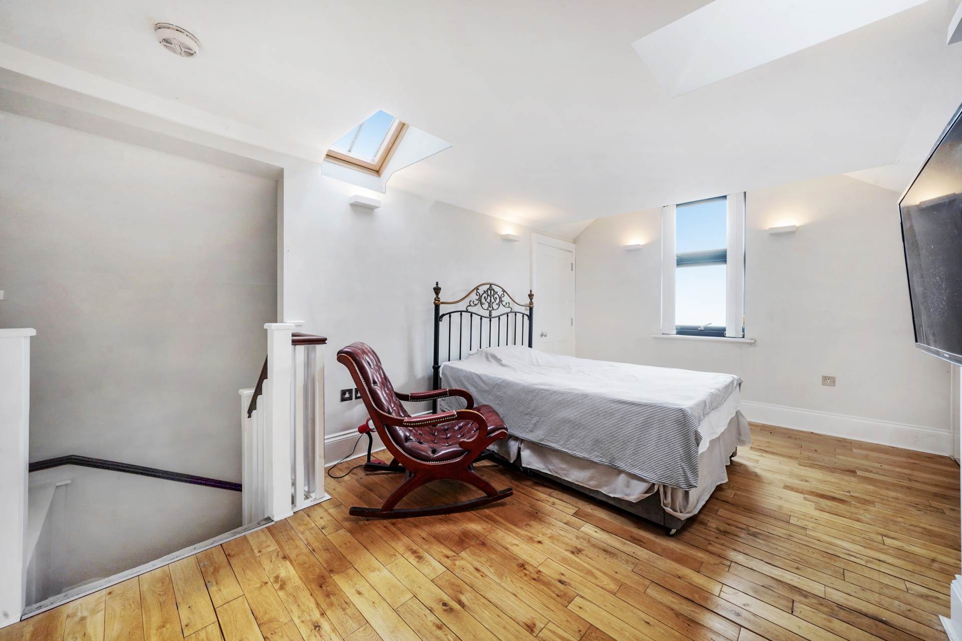 Additional Property Image 3 bedroom Detached for sale in Chigwell 11