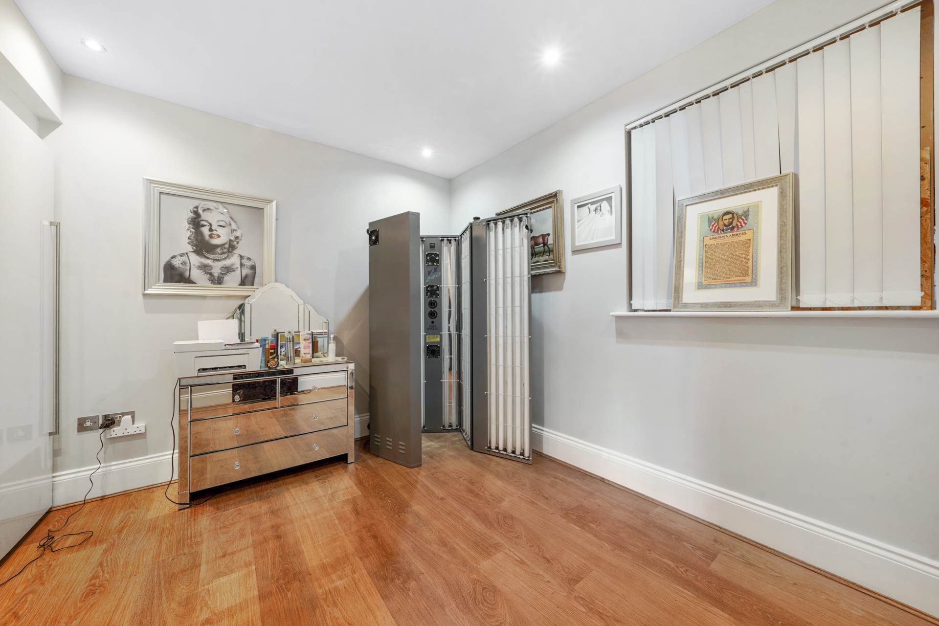 Additional Property Image 3 bedroom Detached for sale in Chigwell 15