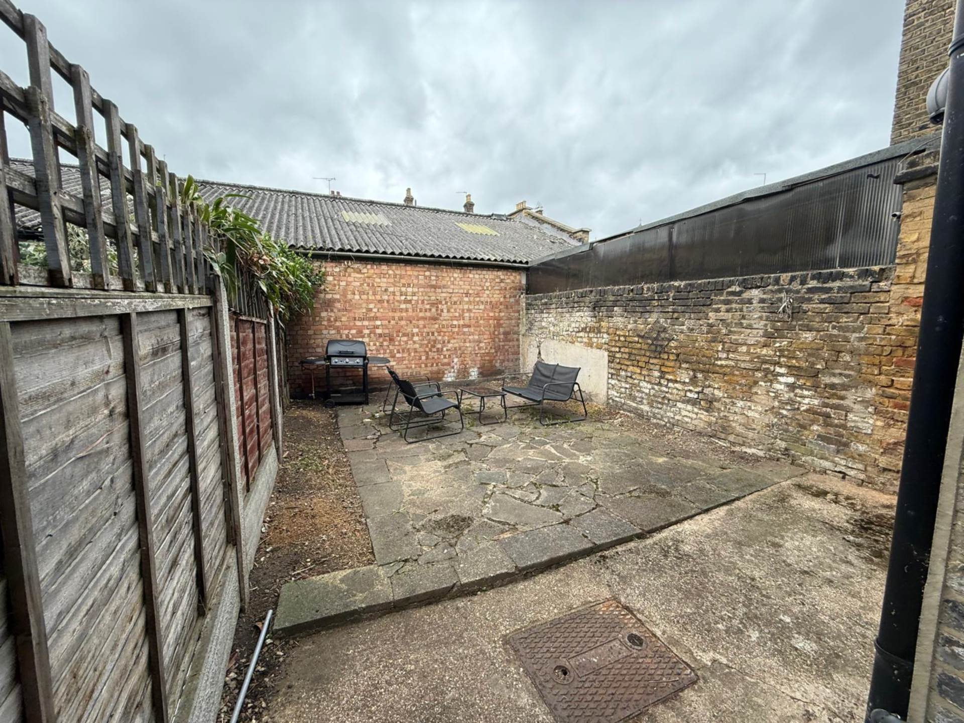Additional Property Image 1 bedroom Terraced to rent in London 8