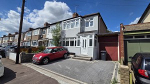 3 bedroom Terraced for sale in Romford