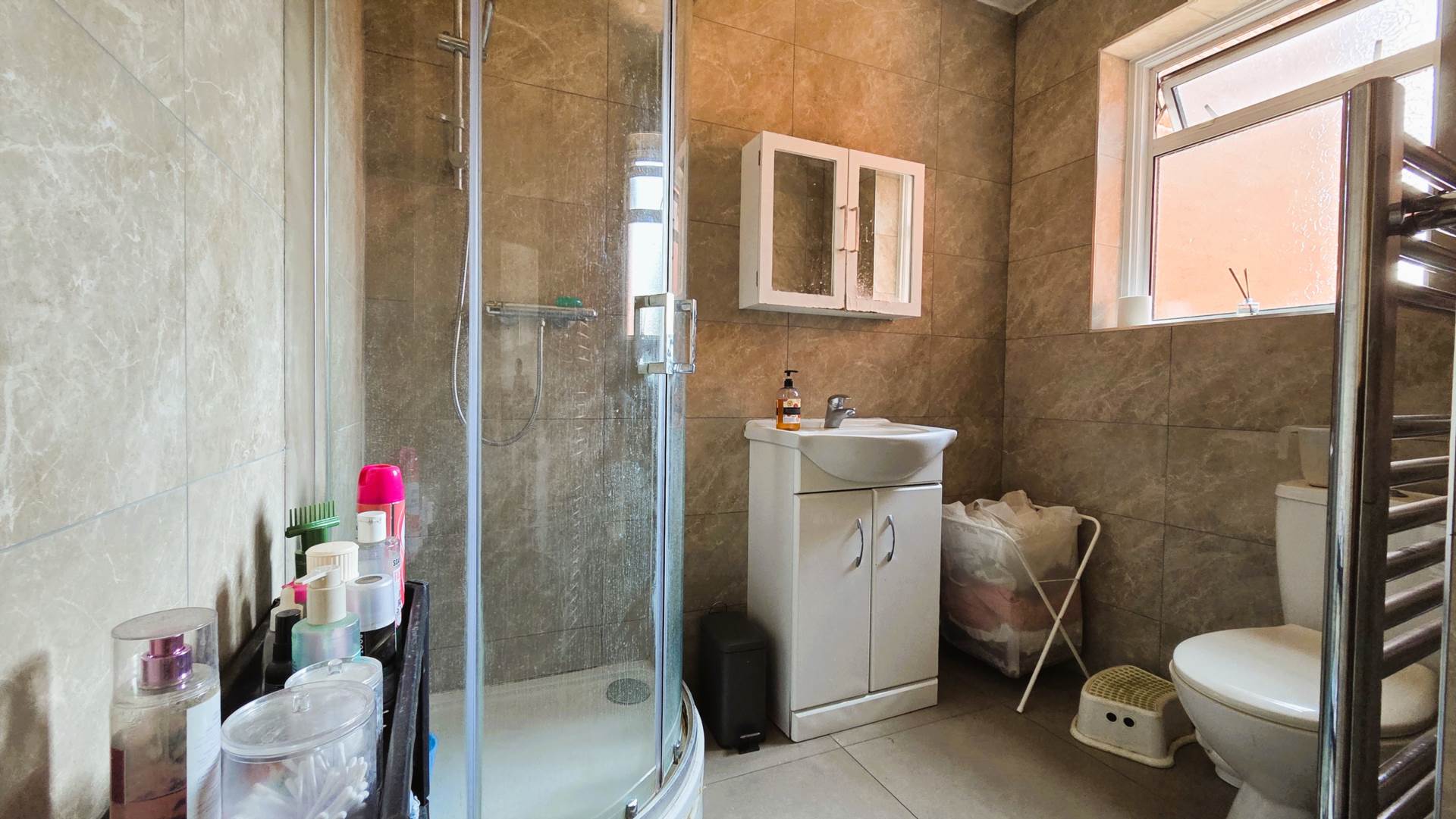 Additional Property Image 2 bedroom Flat to rent in Ilford 6