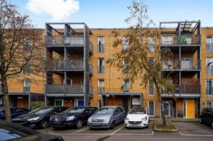 1 bedroom Flat for sale in London