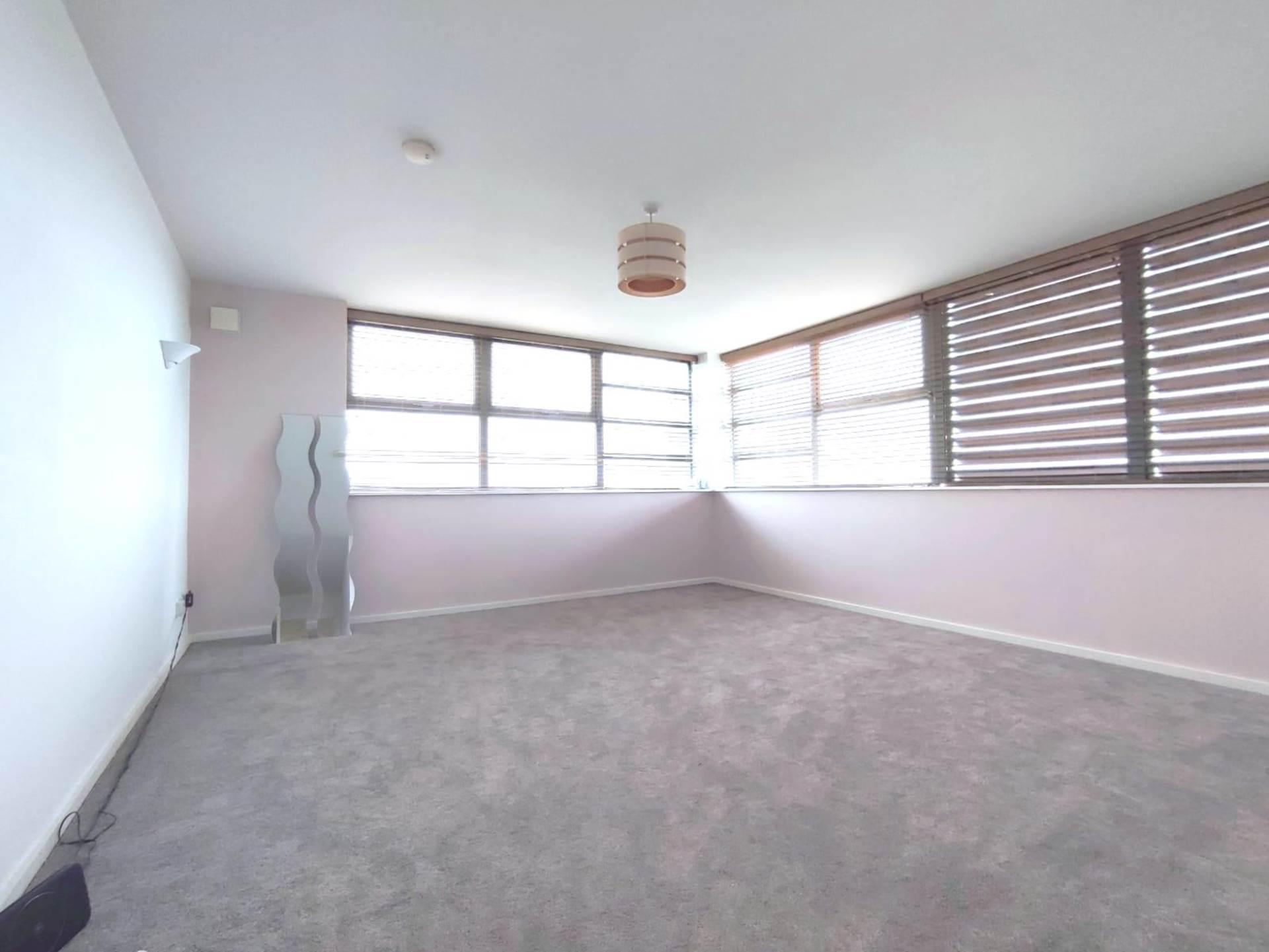 Additional Property Image 2 bedroom Flat for sale in London 3