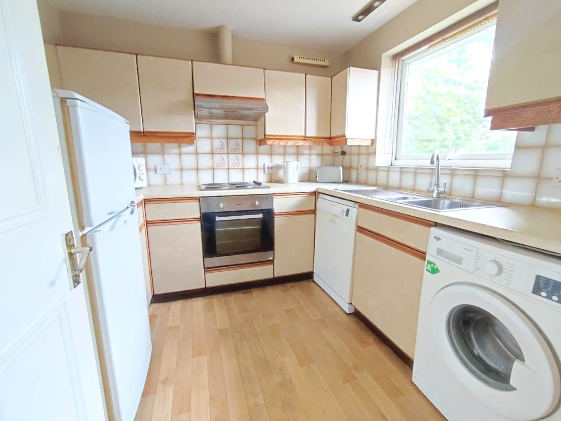 Additional Property Image 2 bedroom Flat for sale in London 4