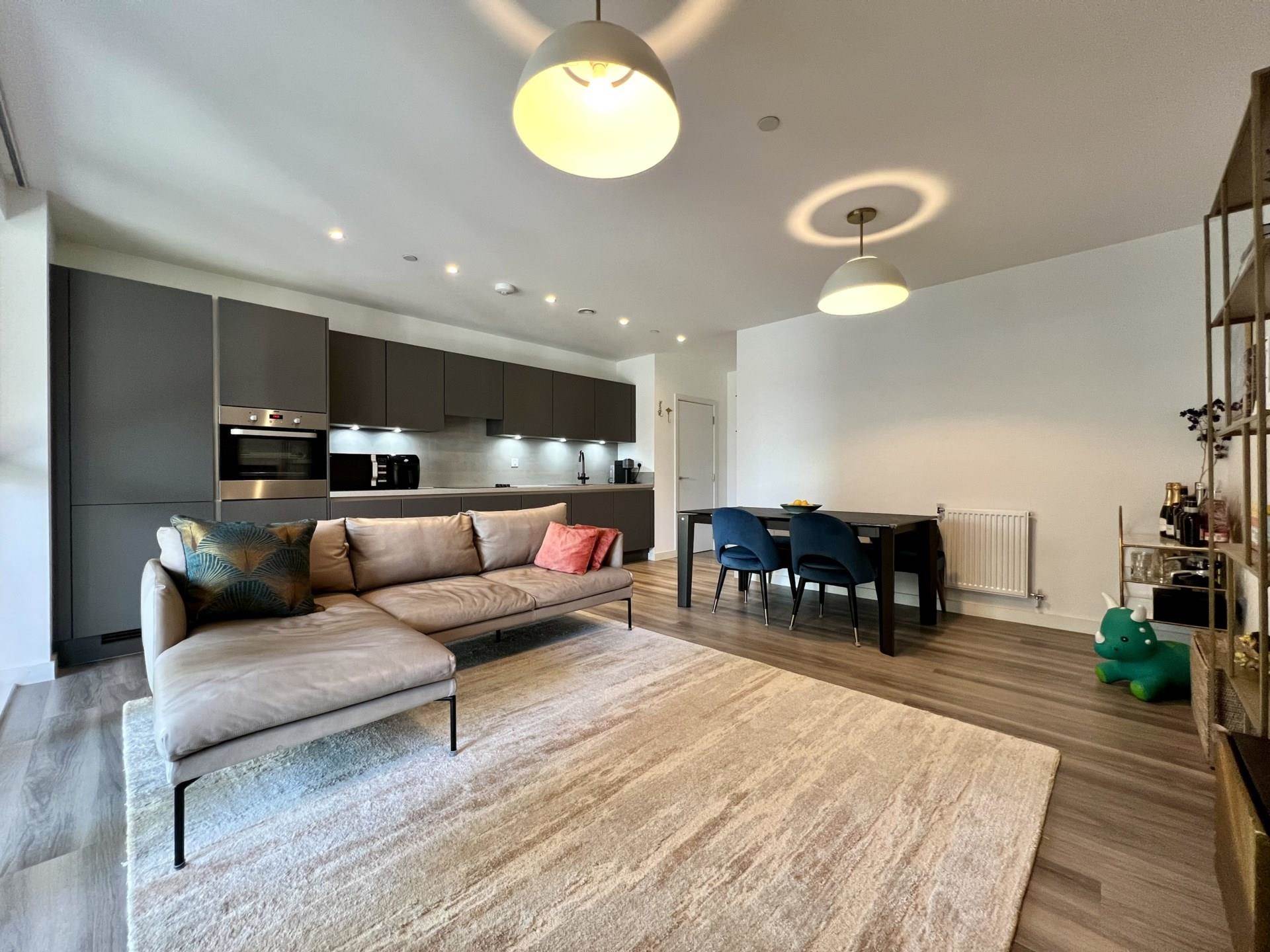 Additional Property Image 3 bedroom Flat for sale in London 3