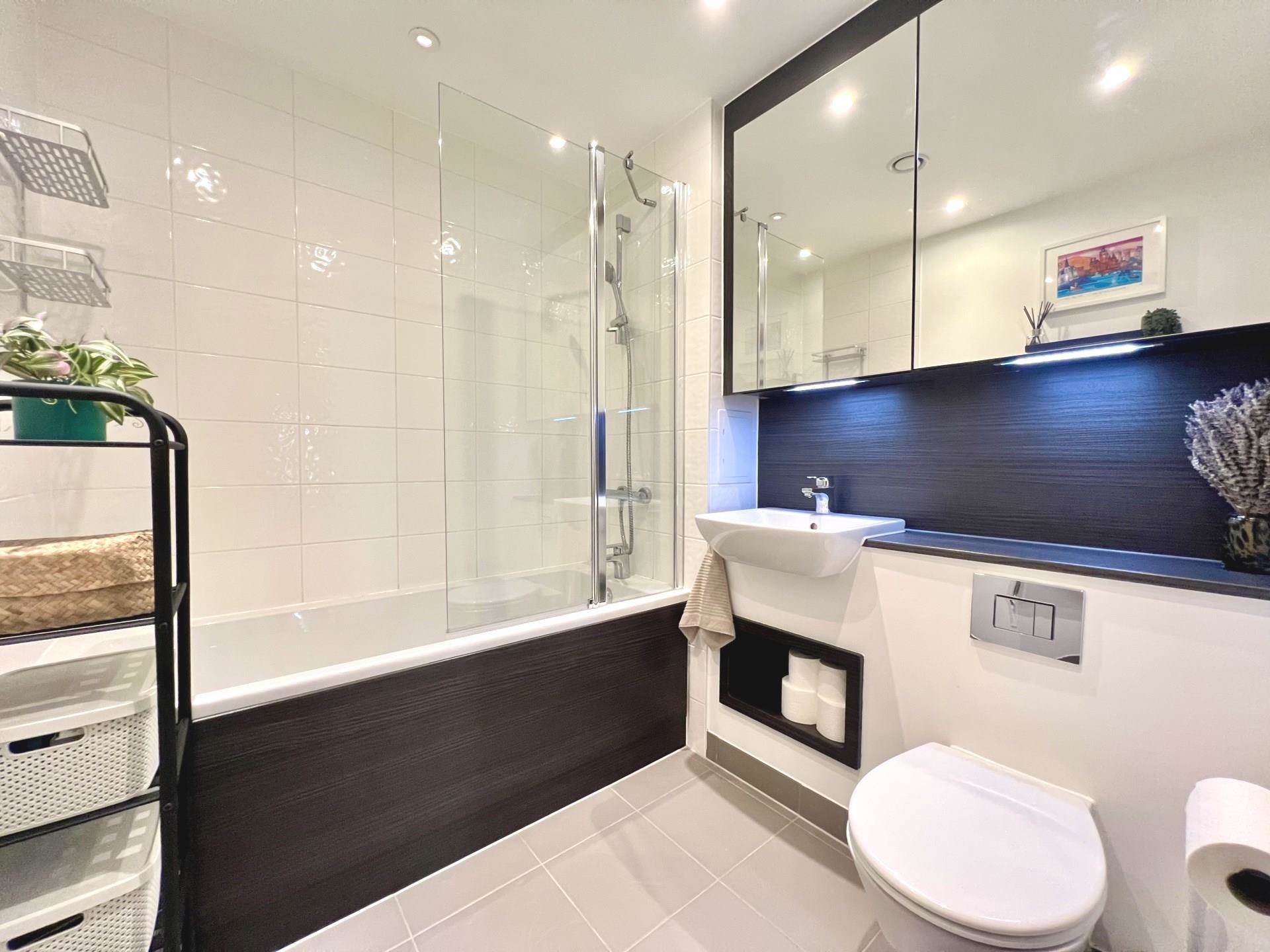 Additional Property Image 3 bedroom Flat for sale in London 14