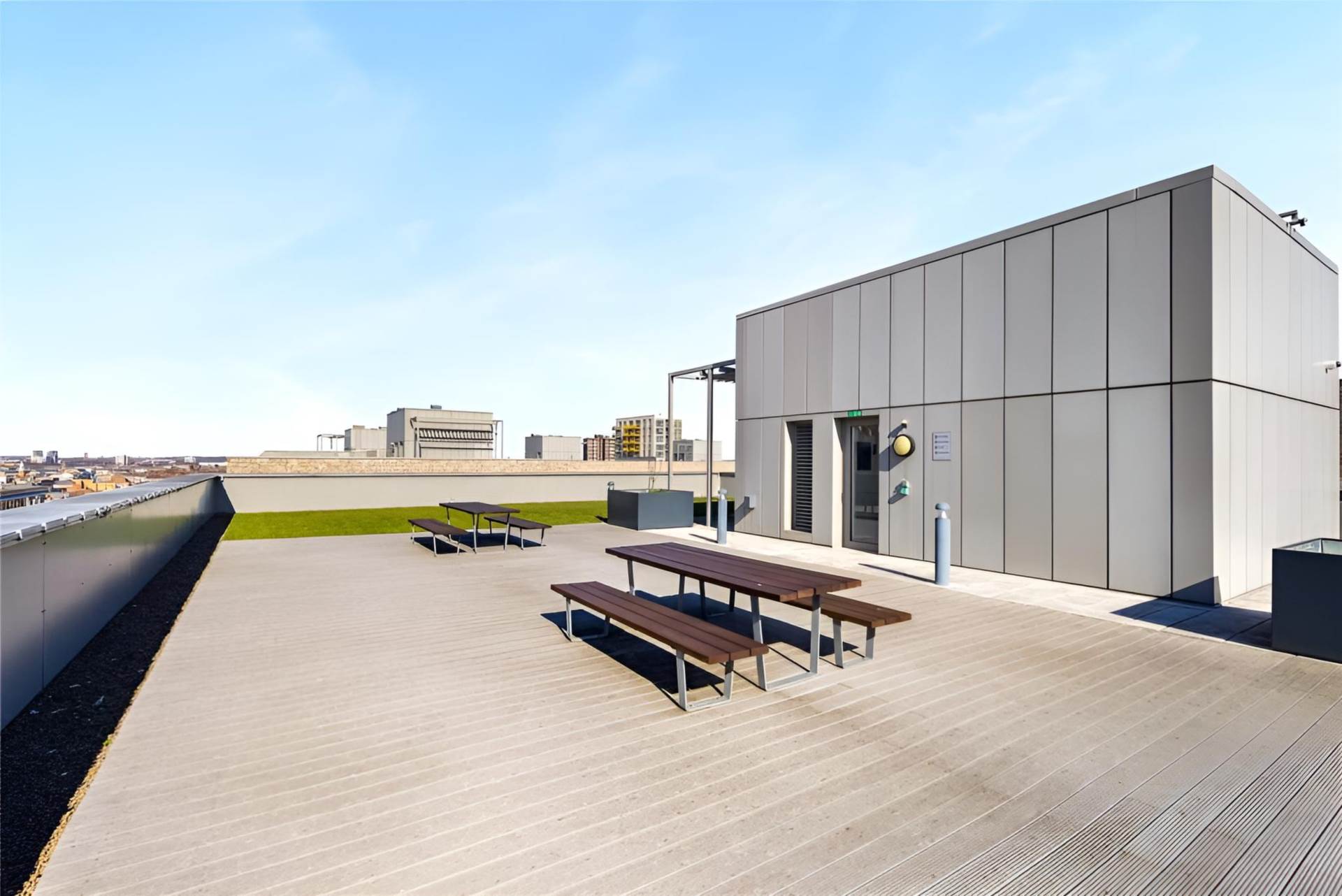 Additional Property Image 3 bedroom Flat for sale in London 21