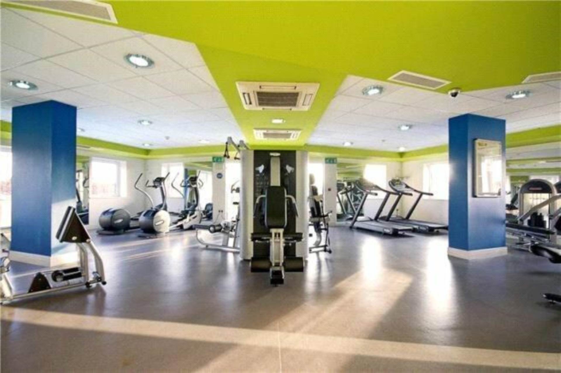 Additional Property Image 1 bedroom Flat for sale in London 8
