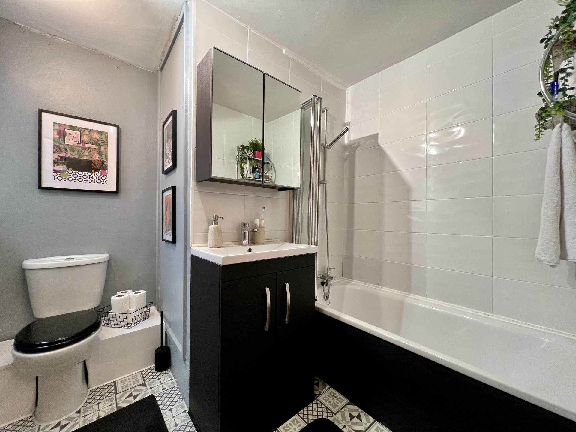 Additional Property Image 2 bedroom Flat for sale in London 11