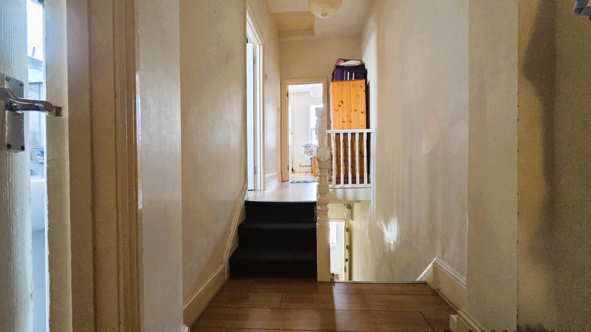 Additional Property Image 2 bedroom Flat for sale in London 3