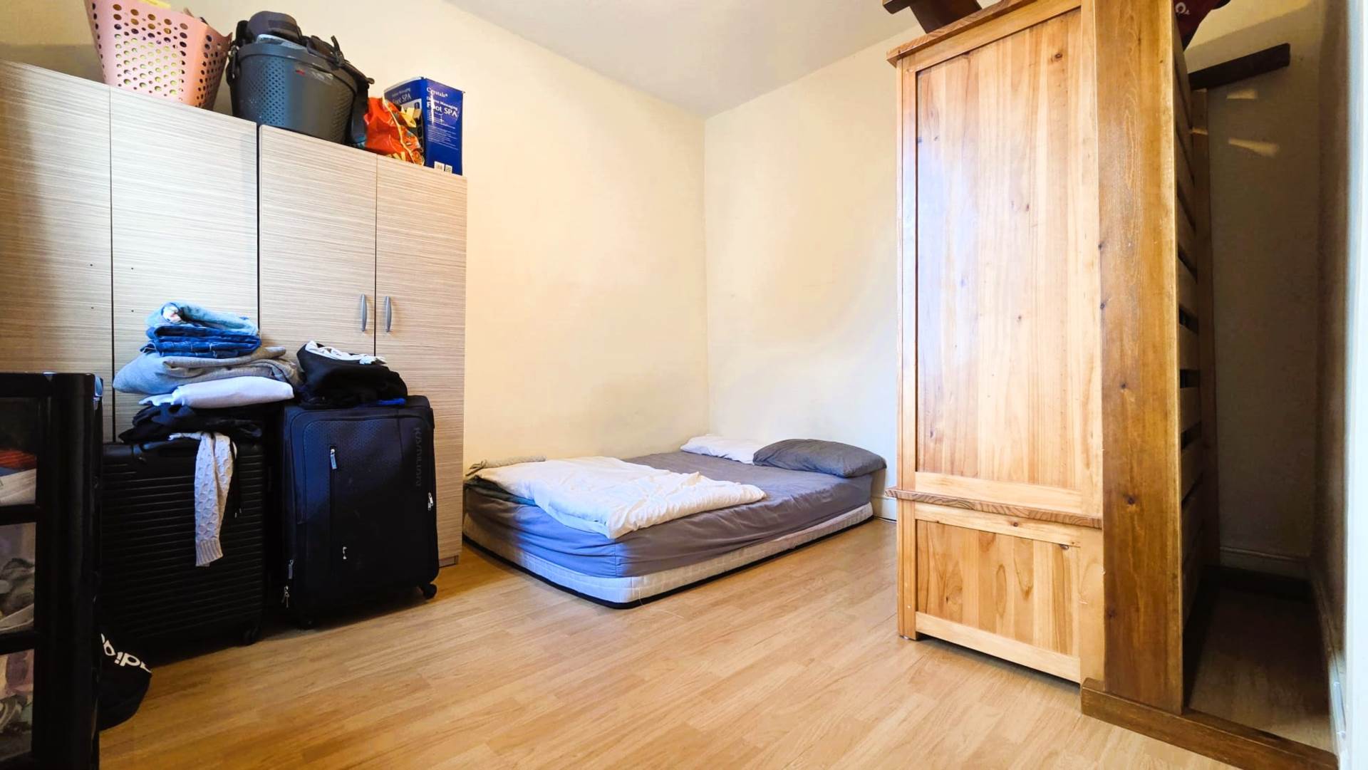 Additional Property Image 2 bedroom Flat for sale in London 8