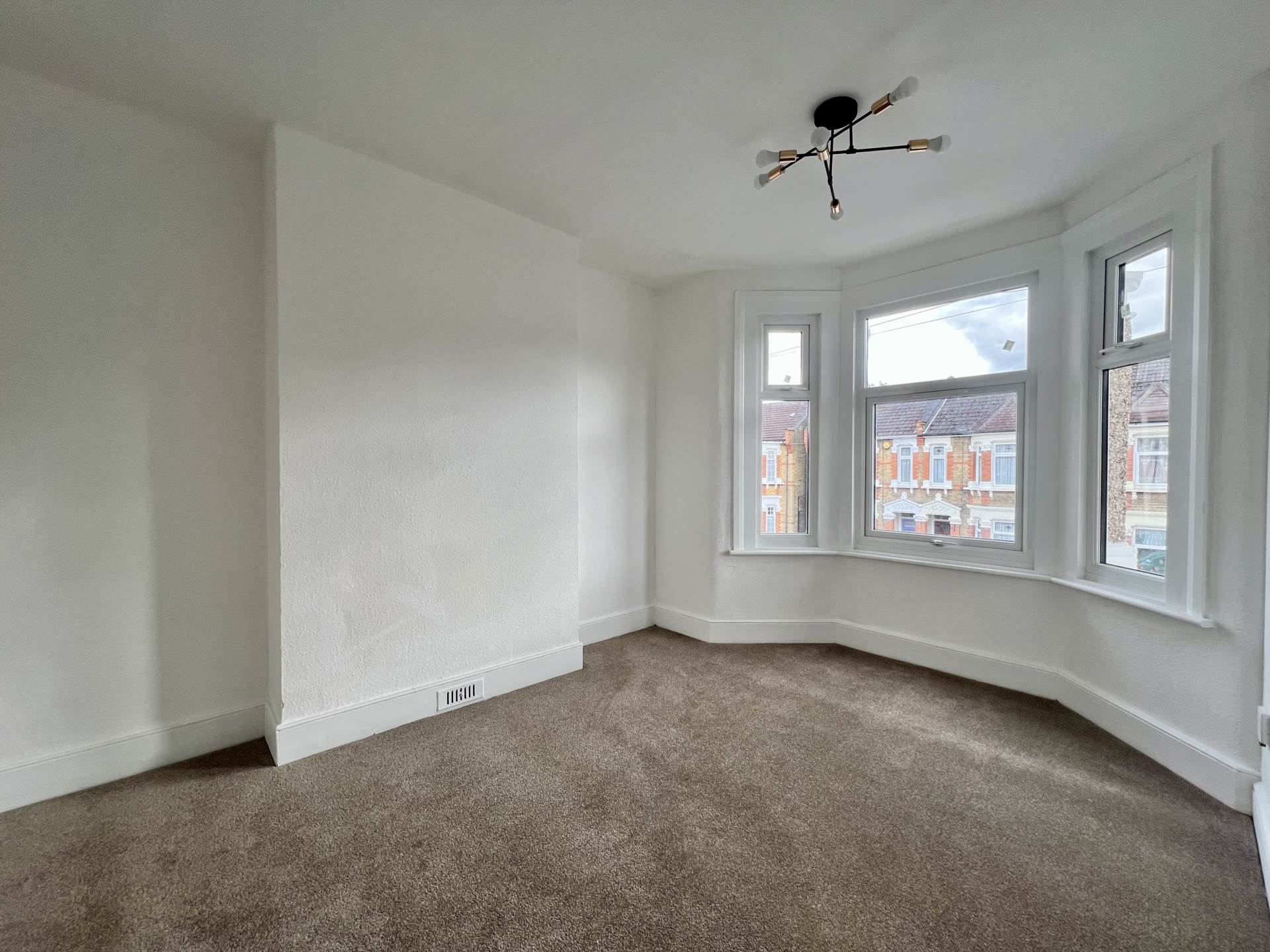Additional Property Image 3 bedroom Terraced to rent in Ilford 12