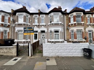 3 bedroom Terraced to rent in Ilford
