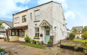 2 bedroom Semi Detached for sale in Westhoughton