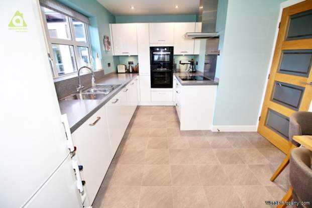 Additional Property Image 5 bedroom Detached for sale in Westhoughton 11