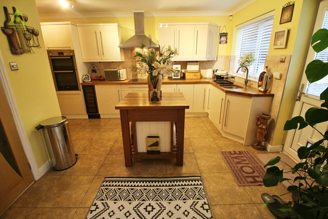 Additional Property Image 4 bedroom Bungalow for sale in Hindley 6