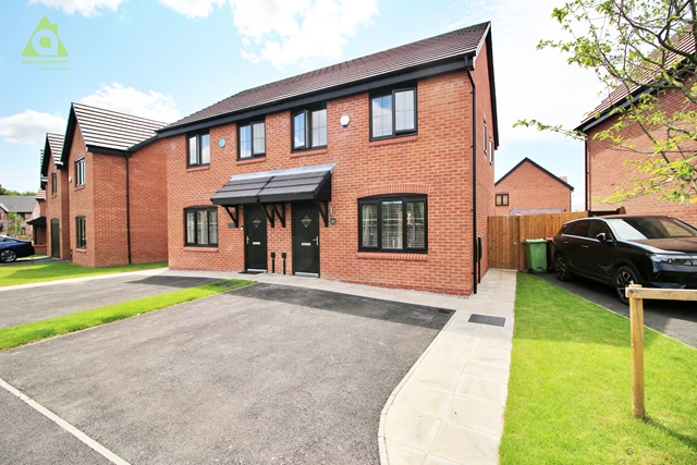 3 bedroom Semi Detached for sale in Westhoughton