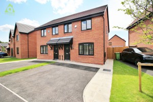 3 bedroom Semi Detached for sale in Westhoughton