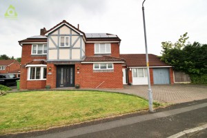 5 bedroom Detached for sale in Westhoughton