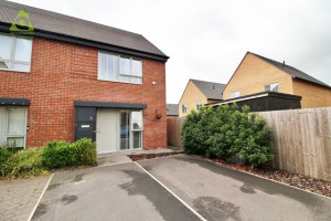 2 bedroom Semi Detached for sale in Westhoughton