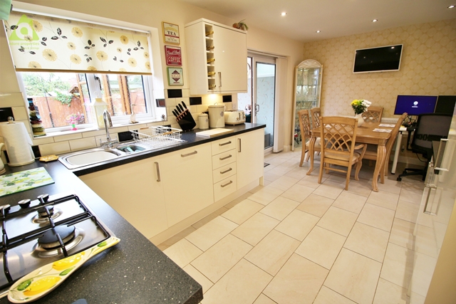 Additional Property Image 4 bedroom Detached for sale in Wigan 7