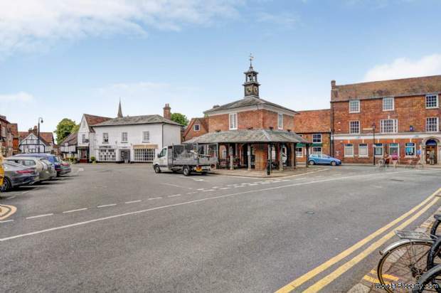 Additional Property Image 2 bedroom Flat for sale in Princes Risborough 9