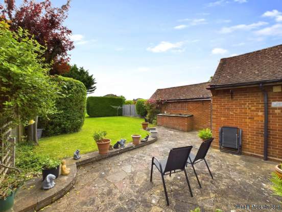 Additional Property Image 3 bedroom Detached Bungalow for sale in Princes Risborough 2