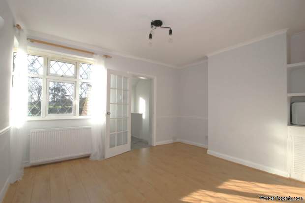 Additional Property Image 2 bedroom Maisonette for sale in Morden 2